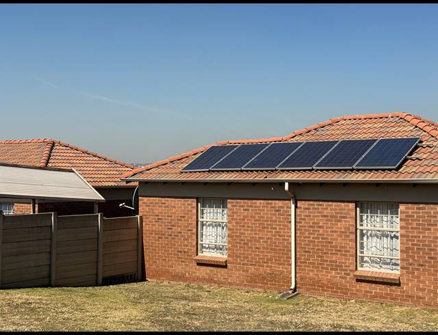 2 BEDROOM HOUSE FOR SALE IN THATCH HILL ESTATE
